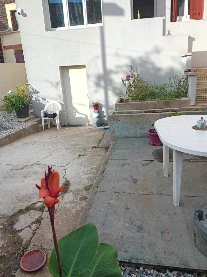 Une Maison En Ville Saint-Denis  Exterior foto